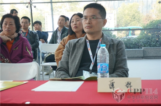 曼羅蘭平張系統(tǒng)有限公司 設(shè)備部區(qū)域經(jīng)理譚輝先生