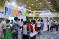 上海電氣展位設(shè)備演示引關(guān)注