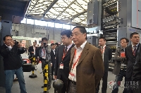 徐建國視察高斯報業(yè)輪轉(zhuǎn)機